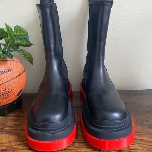 Bottega Veneta Tire Boots - Picture 2 of 5